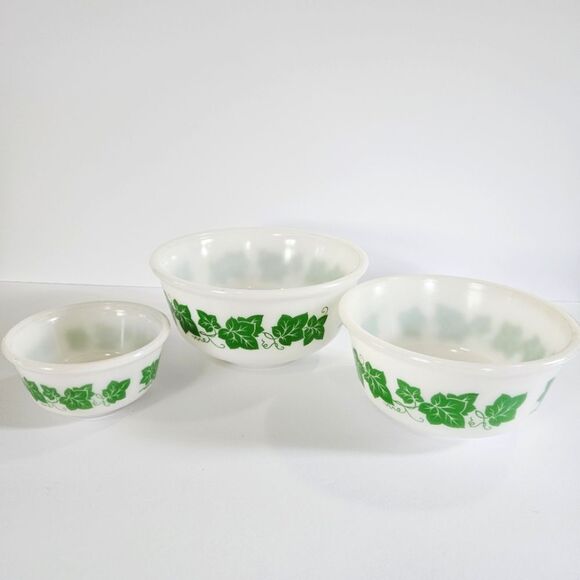 Set of 3 Vintage Hazel Atlas Green Ivy Milk Glass Mixing Nesting Bowls 5" 7" 8" - Picture 3 of 12